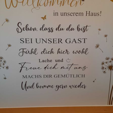 Bild enthält, White Board, Text, Animal, Bird