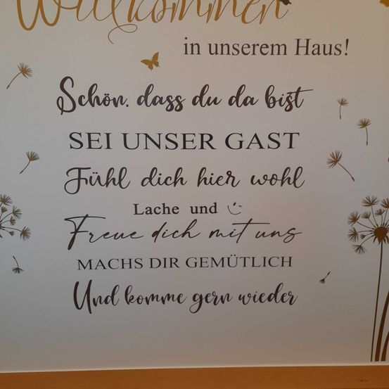 Bild enthält, White Board, Text, Animal, Bird