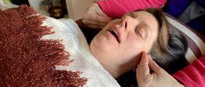 Bild enthält, Adult, Female, Person, Woman, Head, Face, Spa