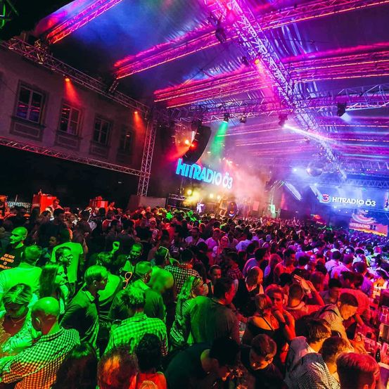 Villacher-Kirchtag-Trachtendisko-Oe3-Kaiser-Josef-Platz