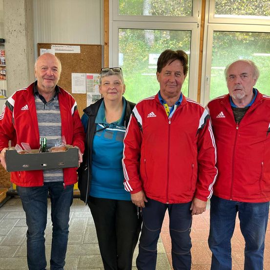 Bild enthält, Coat, Jacket, Pants, Adult, Male, Man, Person, Groupshot, Face, People