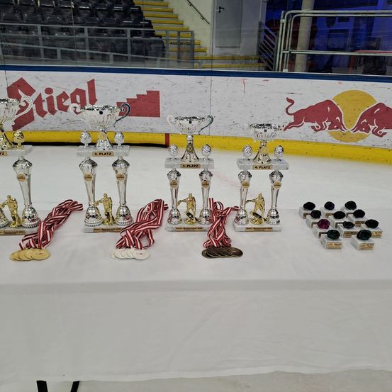 Bild enthält, Trophy, Person