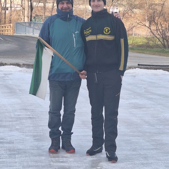 Bild enthält, Pants, Person, Portrait, People, Jacket, Cap, Jeans, Adult, Male, Man