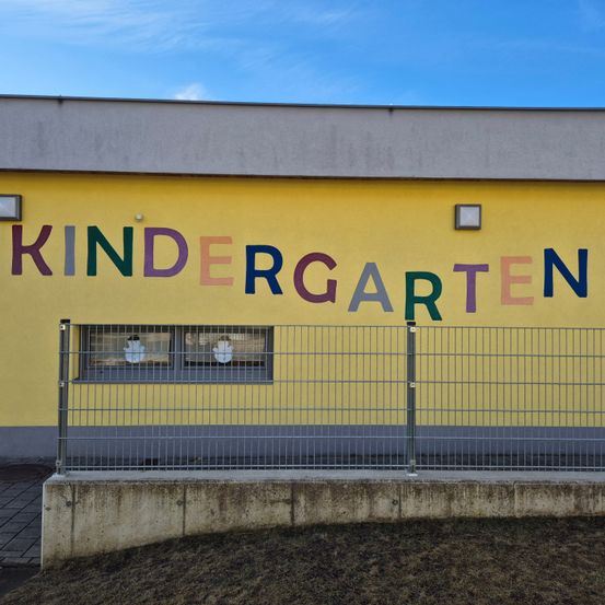 Bild enthält, Architecture, Building, Shop, Wall