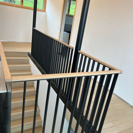 Bild enthält, Architecture, Building, Foyer, Indoors, House, Housing, Staircase, Interior Design