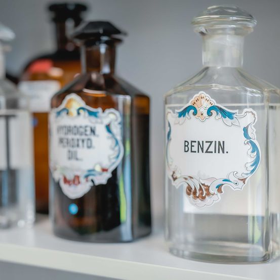 Bild enthält, Bottle, Cosmetics, Perfume, Alcohol, Beverage, Liquor