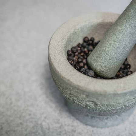 Bild enthält, Cannon, Weapon, Tape, Mortar