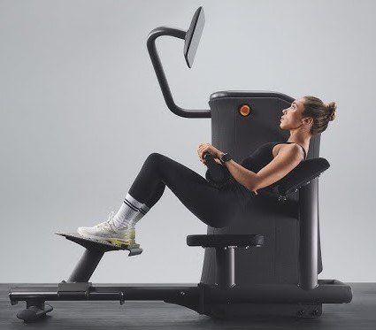 Bild enthält, Adult, Female, Person, Woman, Fitness, Gym, Sport, Working Out, E-scooter, Vehicle