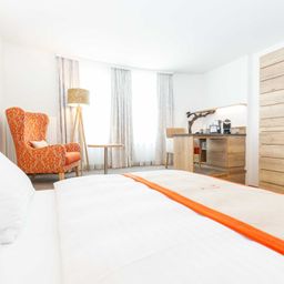 GeniesserZimmerFamilieHopfeldHotelDreiknigshofStockerau042