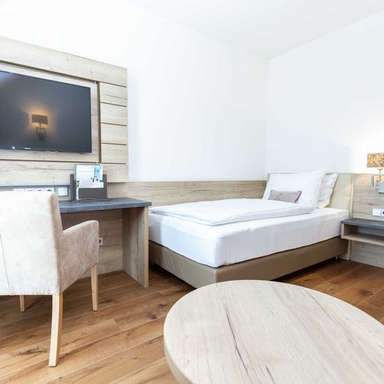 GeniesserZimmerFamilieHopfeldHotelDreiknigshofStockerau127