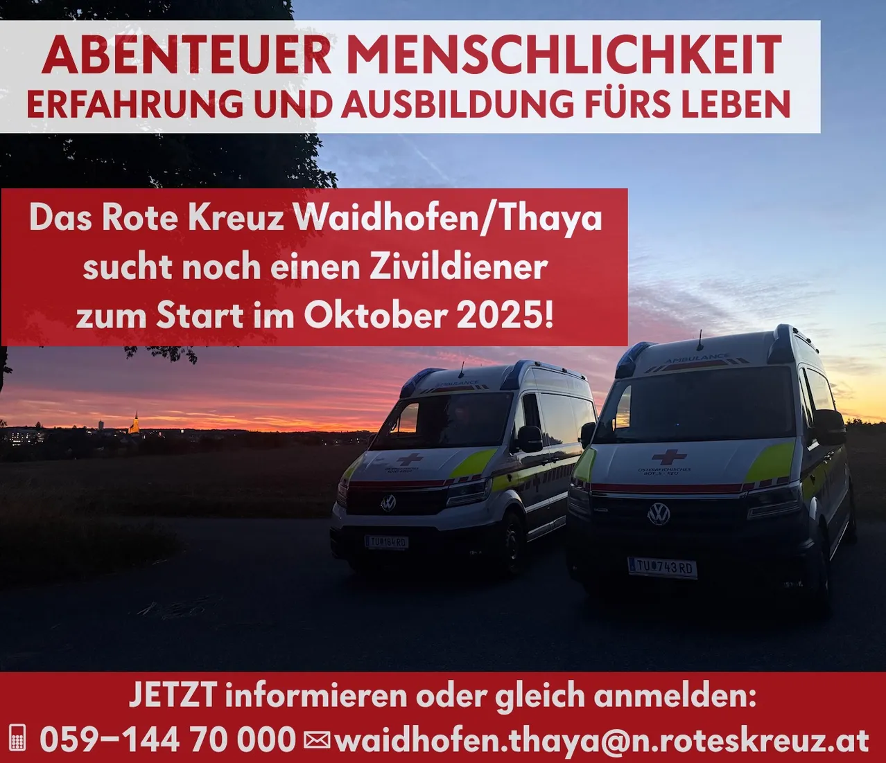 Das Rote Kreuz Waidhofen/Thaya sucht einen Zivilisten für den Start im Oktober 2025. Zwei Rettungswagen stehen geparkt mit Sonnenuntergang im Hintergrund.