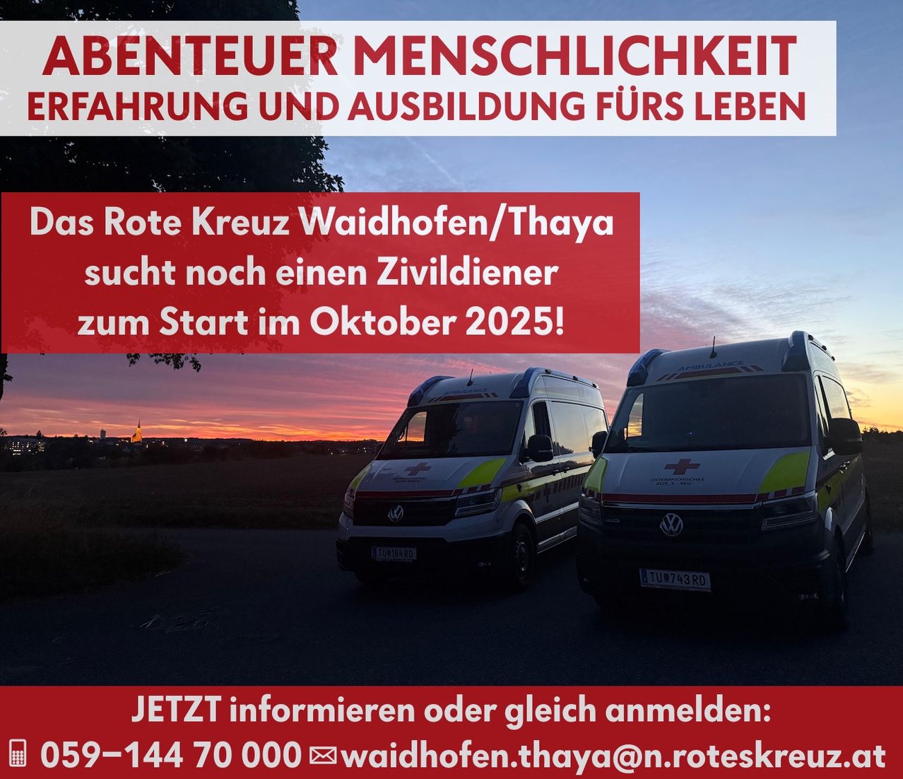 Das Rote Kreuz Waidhofen/Thaya sucht einen Zivilisten für den Start im Oktober 2025. Zwei Rettungswagen stehen geparkt mit Sonnenuntergang im Hintergrund.