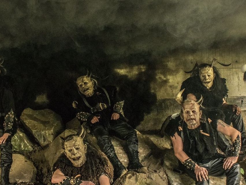 Bild enthält, Rock, People, Person, Photography, Portrait, Adult, Male, Man, Female, Woman