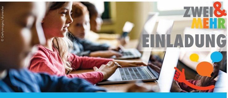 Familienfreitag-Poster, das Online-Vorträge zum Schutz und zur Unterstützung von Kindern im digitalen Raum bewirbt. Referenten sind Christian Lechner-Barboric und Nicole Bodmayer. Termine und Zeiten für zwei Veranstaltungen sind angegeben. QR-Code für weitere Informationen.