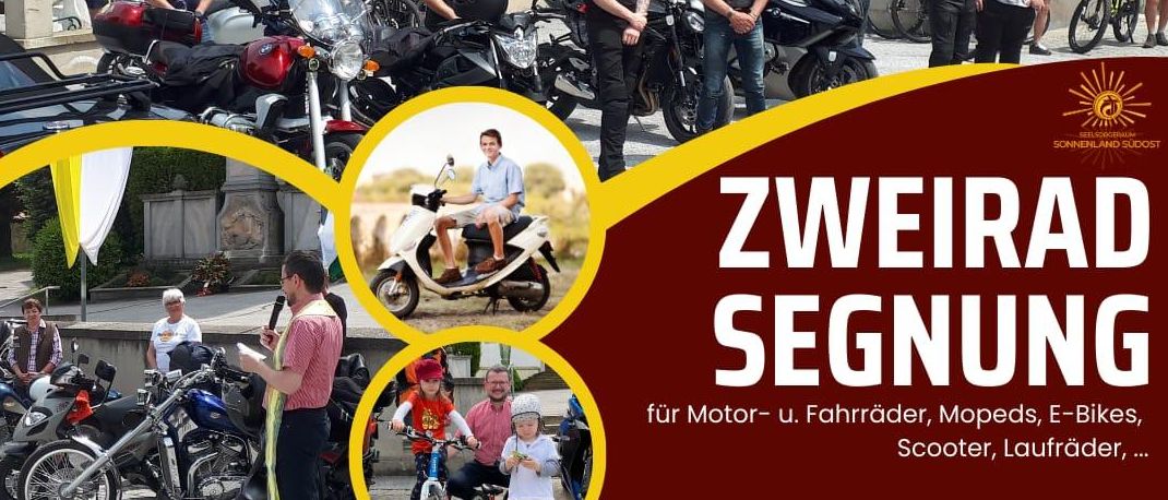 Plakat für 'Zweirad Segenung'-Veranstaltung am 18. April 2026, 13:00 Uhr am Kirchplatz Straden. Zeigt Motorräder, Mopeds, E-Bikes, Roller,... Biker, Kinder auf Fahrrädern und eine Rasenfläche.