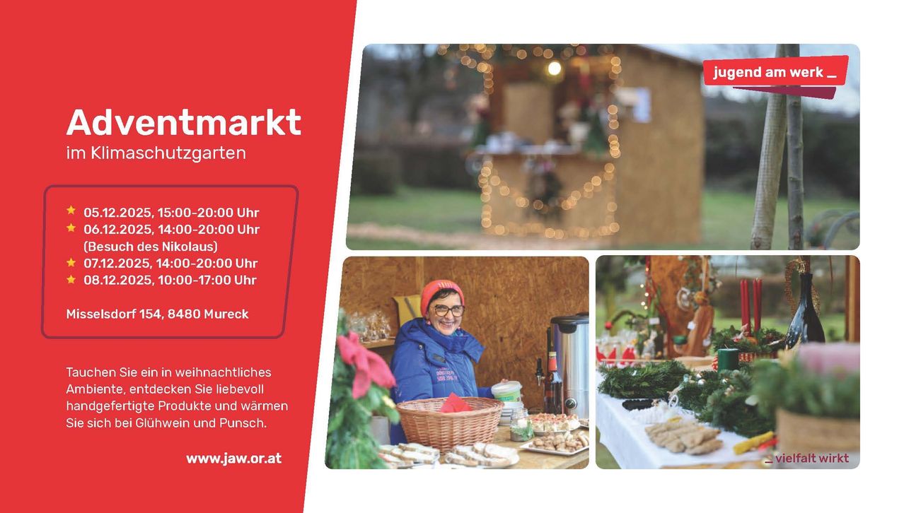 Das Bild zeigt einen Weihnachtsmarkt mit verschiedenen Ständen. Eine Frau lächelt und steht vor einem Stand. Die Stände sind mit Weihnachtsdekoration geschmückt. Der Markt bietet Gebäck und Getränke an.