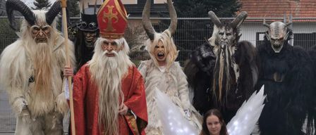 Bild enthält, Festival, Adult, Bride, Female, Person, Wedding, Woman, Christmas, Face, Bridegroom