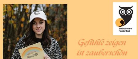 Eine Frau hält ein Buch mit dem Titel 'Zauberschön' von Carina Pirkheim, mit einer Veranstaltungsankündigung für eine Kinderbuchlesung um 16:00 Uhr am Freitag, 6. Februar 2026.