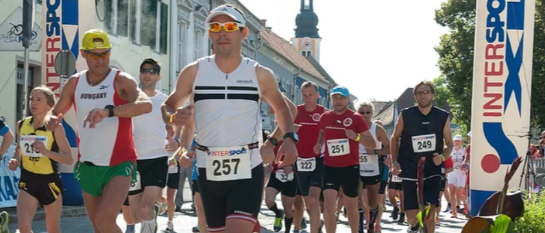 Bild enthält, Clothing, Shorts, Marathon, Person, Running, Adult, Male, Man, Shoe, People