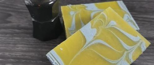 Bild enthält, Brush, Device, Tool, Bottle