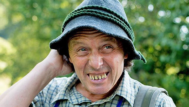 Bild enthält, Head, Person, Face, Photography, Portrait, Happy, Smile, Clothing, Hat, Laughing