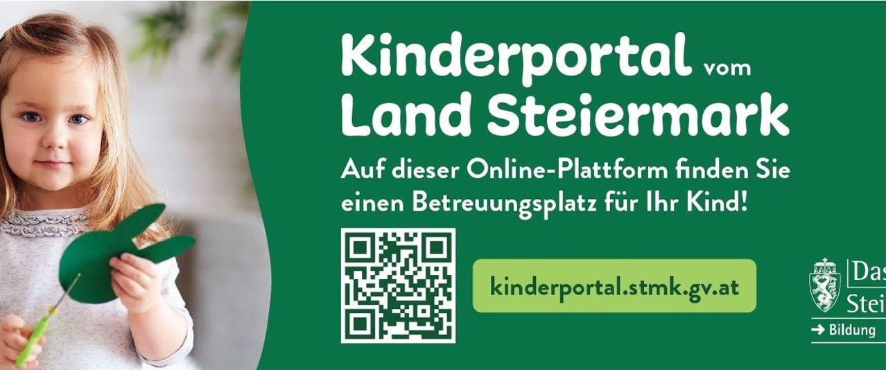 Ein Poster bewirbt das Kinderportal Land Steiermark. Es zeigt einen QR-Code, einen Website-Link und ein Kind in einer grünen Mütze.