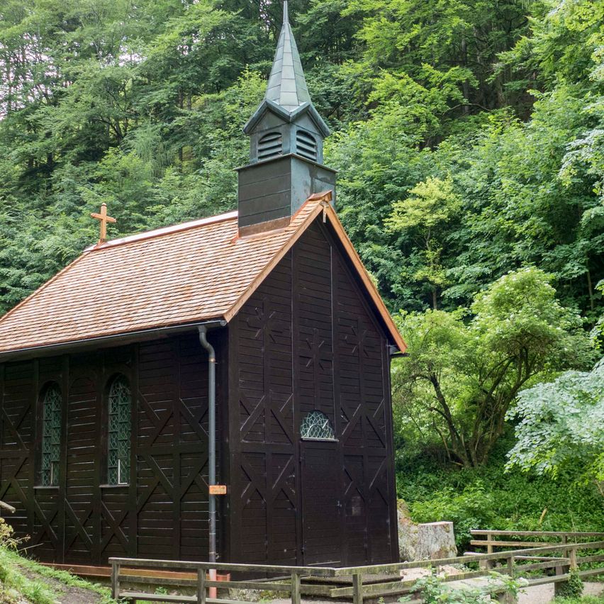 Bild enthält, Architecture, Building, Cottage, House, Housing, Cabin, Cabin In The Woods, Nature, Outdoors