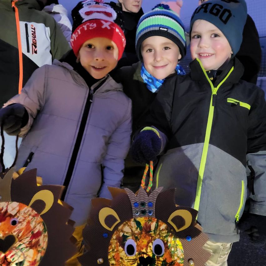 Bild enthält, Coat, Jacket, People, Person, Hat, Cap, Photography, Portrait, Glove, Child
