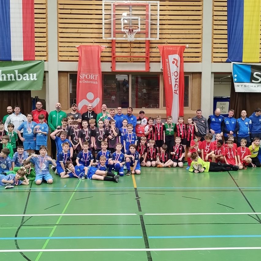 Bild enthält, People, Person, Basketball, Basketball Game, Sport, Volleyball, Volleyball Game, Ball, Handball