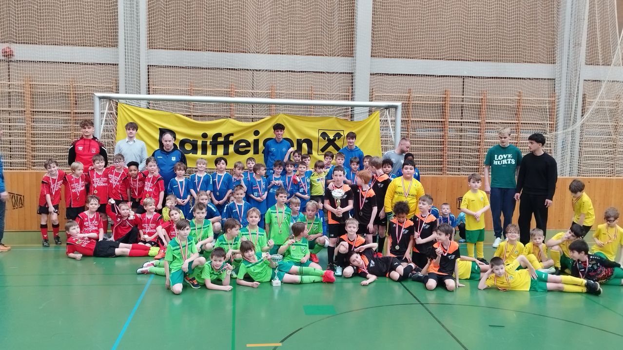 Bild enthält, People, Person, Boy, Child, Male, Ball, Handball, Sport, Baby, Face