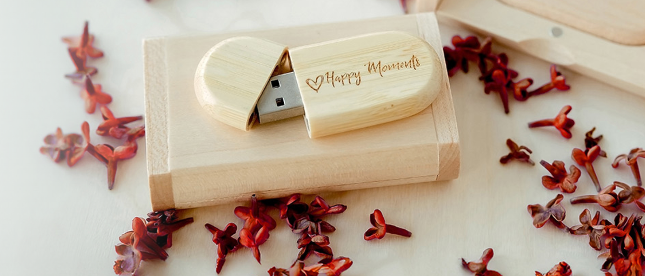 Bild enthält, Flower, Petal, Plant, Electronics, Mobile Phone, Phone