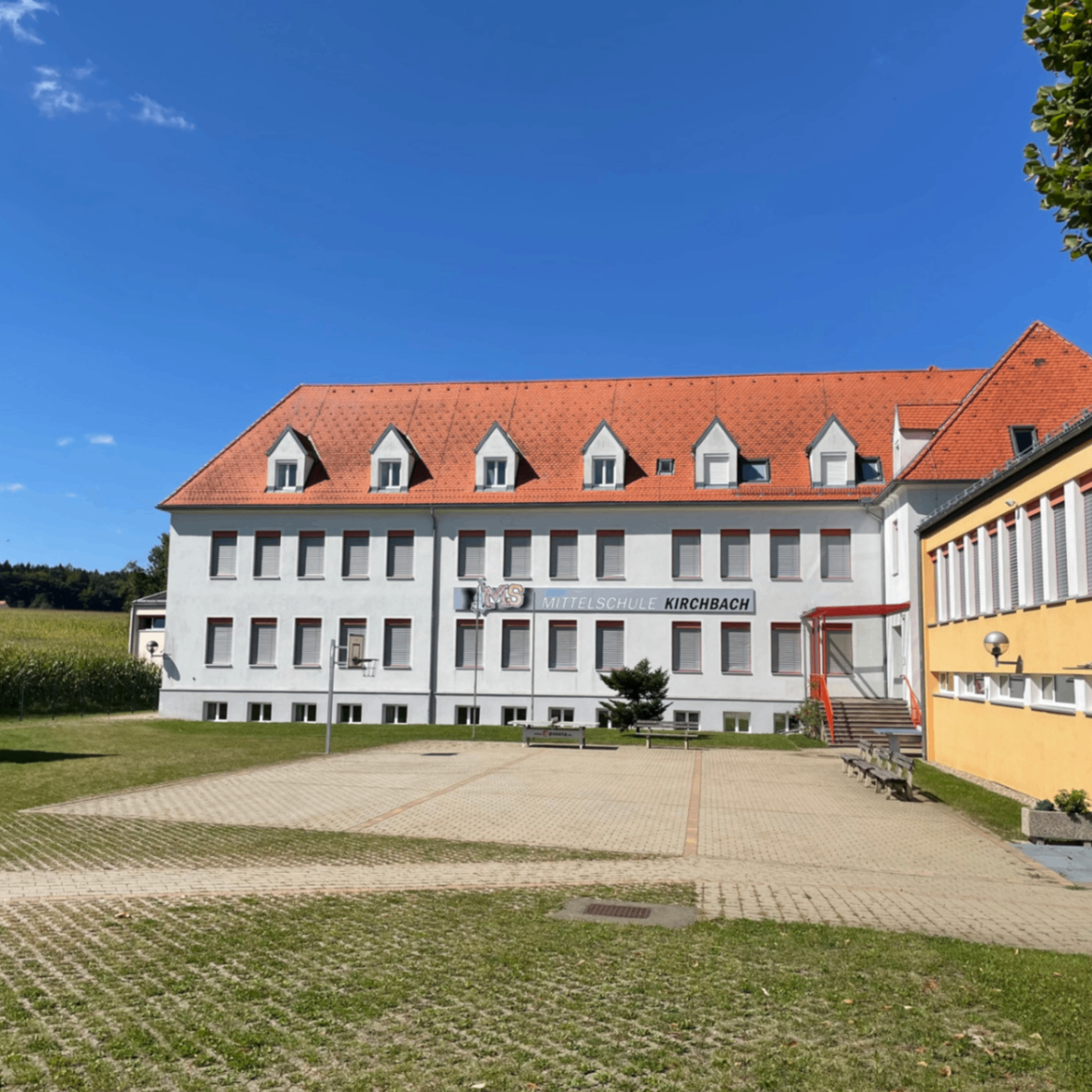 Bild enthält, Architecture, Building, Housing, House, Outdoors, Manor