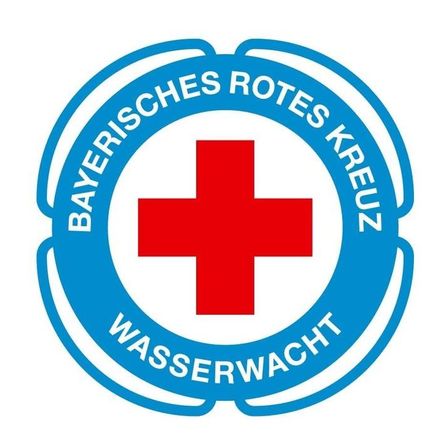 Das Logo des Bayerischen Roten Kreuz Wasserwacht zeigt einen blauen Oval mit einem roten Kreuz in der Mitte, umgeben von den Worten 'Bayerisches Rotes Kreuz Wasserwacht' in weiß.