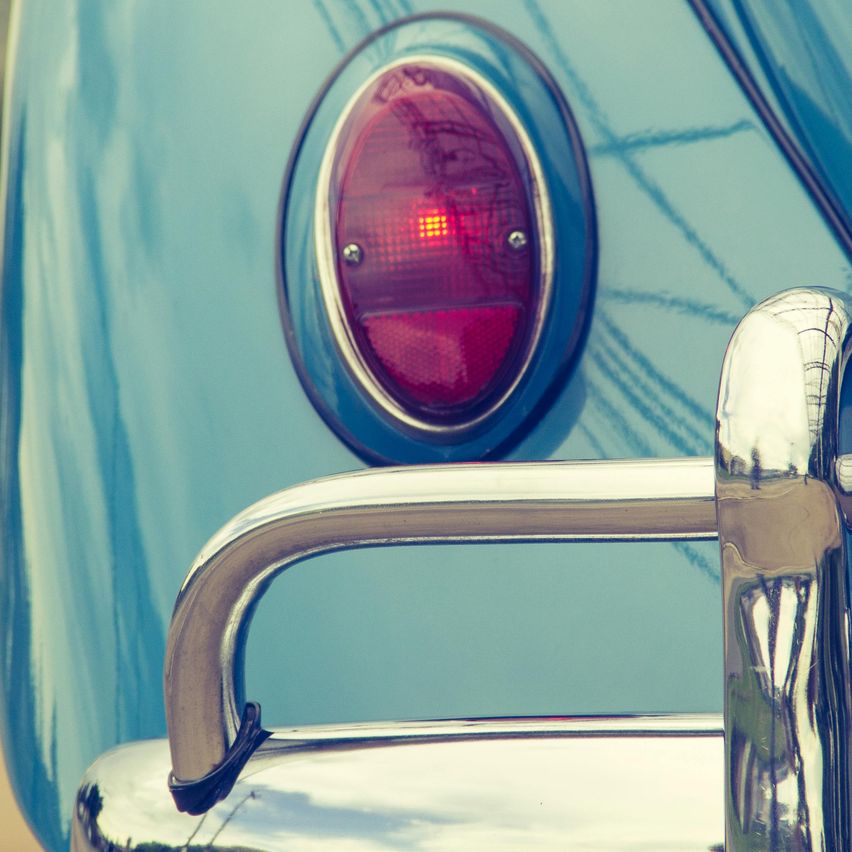 Bild enthält, Car, Vehicle, Machine, Spoke, Headlight, Alloy Wheel, Tire, Wheel, Logo