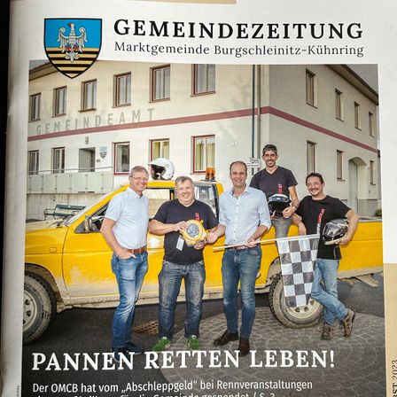 Bild enthält, Advertisement, Poster, Pants, Helmet, Adult, Male, Man, Person, People, Car