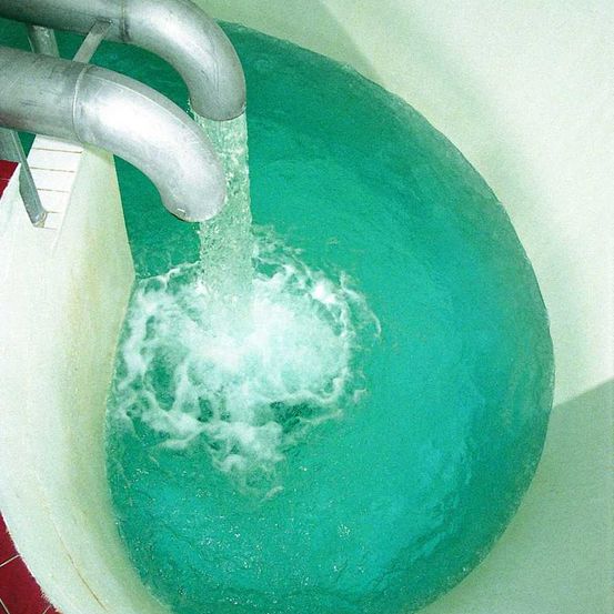 Bild enthält, Bathing, Tub, Bathtub, Person