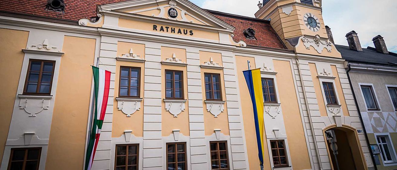 Bild enthält, Architecture, Building, Flag