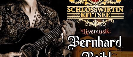 Ein Mann mit einem Bandana spielt eine Gitarre bei Schlosswirtin Kitsee. Die Veranstaltung mit Bernhard Beibl, auch bekannt als 'Die Freunde des Japaners 1/2'. Das Plakat enthält ein Logo mit einem Wappen und zwei Löwen.