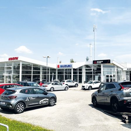 Bild enthält, Car, Car Dealership, Transportation, Vehicle, Outdoors, Machine, Wheel