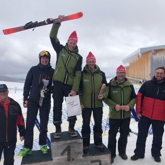 Bild enthält, Coat, Jacket, Outdoors, Nature, Pants, Adult, Male, Man, Person, Peak