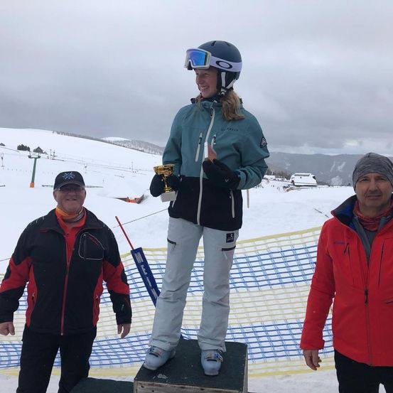 Bild enthält, Jacket, Glove, Adult, Male, Man, Person, Outdoors, Nature, Snow, Pants