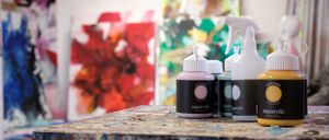 Bild enthält, Paint Container, Bottle, Cosmetics