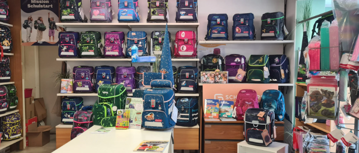 Bild enthält, Bag, Handbag, Indoors, Shop, Backpack, Market