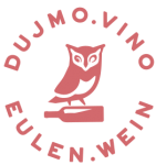 Ein kreisförmiges Logo mit pinkem Text auf schwarzem Hintergrund zeigt eine Eule, die auf einem Buch sitzt. Der Text lautet 'DUNO.VINO CULLEN.WEI'.