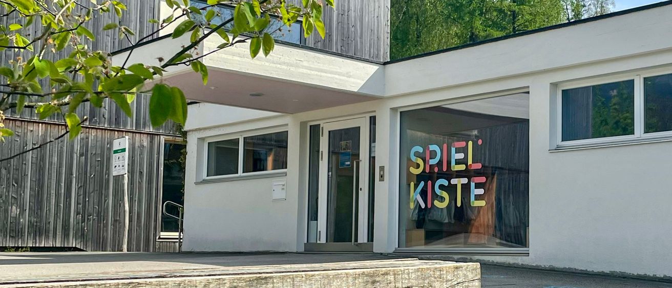 Bild enthält, Indoors, Interior Design, Architecture, Building, Housing, House, Outdoors, Villa, Portico