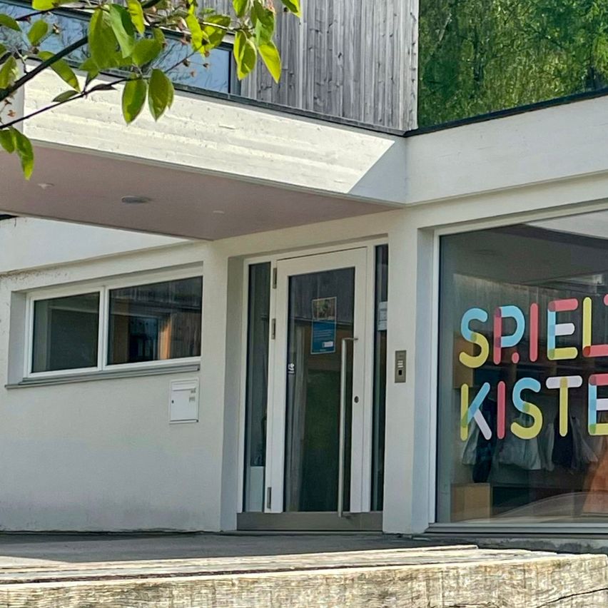 Bild enthält, Indoors, Interior Design, Architecture, Building, Housing, House, Outdoors, Villa, Portico