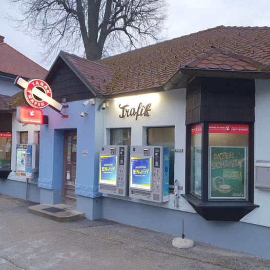 Image contains, Kiosk, Neighborhood, Building, Shelter, City, Car, Path, Walkway, Housing, Restaurant