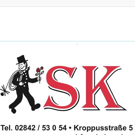 Bild enthält, Advertisement, Person, Poster, Text, People, Clothing, Footwear, Shoe, Face, Head