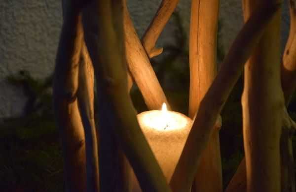 Bild enthält, Candle