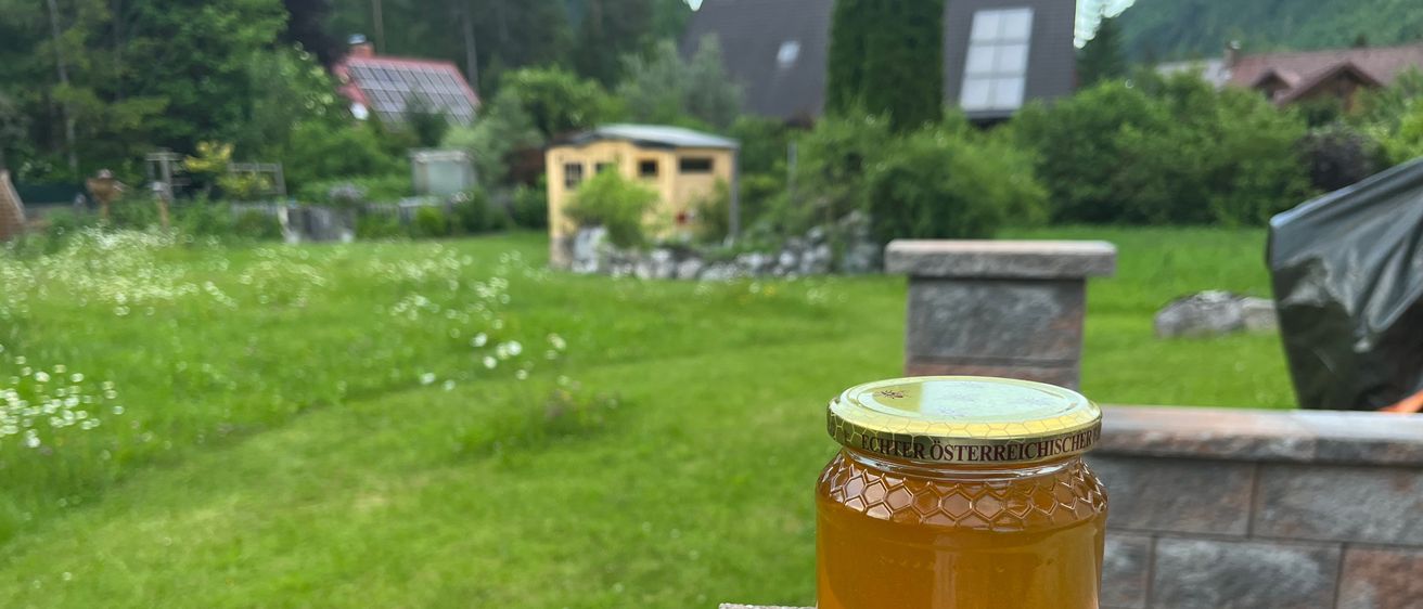 Bild enthält, Jar, Grass, Food, Honey